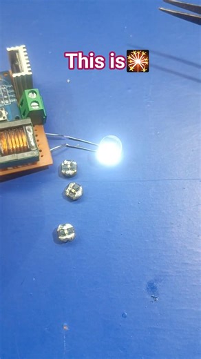 🤯 EASY Electronics Projects That SHINES! #shorts #diyelectronics #smd #smdproject @Electronic.32