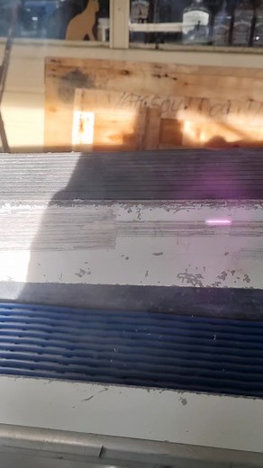 White paint........no longer my nemesis....SHREDDING white paint and the primer from an Aluminium boat. 😃 | Tasman Laser Customs