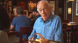 Brit's Pub greeter Freddie Manton dies at age 90