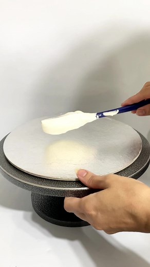 74K views · 27 reactions | Delicious chocolate Oreo cake decoration #fbreels #cakedecorating #oreo #chocolatecake | HAFSI | Facebook