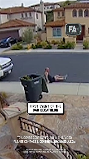 79K views · 132 reactions | Don't get mad, but that's for recycling, not yard waste... 郎 藍 #dad #dadfail #cctv #fail | FailArmy | Facebook