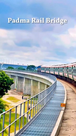 107K views · 1.8K reactions | Jahanabad Express in Padma Rail Bridge! #reelschallenge #speed #viralvideo #training #dieselengine #travel #PadmaBridge | করতোয়া/বুড়িমারী এক্সপ্রেস-Karotoya/Burimary Express | Facebook
