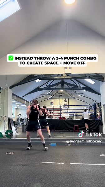 HOW TO FIGHT AN AGGRESSIVE OPPONENT IN BOXING! 🥊🔥 #boxing #boxing🥊 #boxingtraining #boxinglife #boxingworkout
