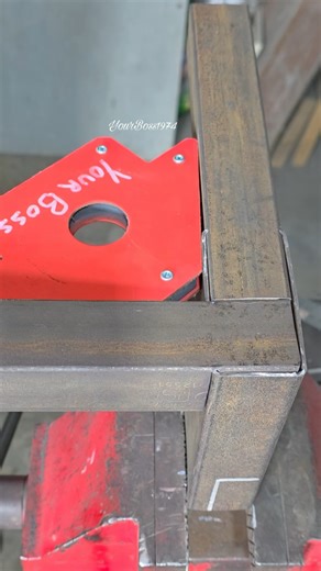 Strong way to build a table frame that many novice welders don't know #welder #yourboss
