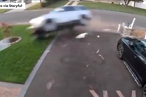 Wild video show drunk mom crash into house with three kids in SUV