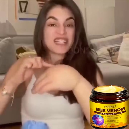 💥Are you suffering from joint pain or discomfort? HOUKEA Bee Venom Soothing Bone Repair Cream is the solution you've been waiting for. This powerful cream combines bee venom with advanced ingredients to effectively relieve pain, reduce inflammation, and promote joint healing. ✨ Key Benefits: Pain Relief: Quickly relieves joint pain and discomfort, leaving you feeling refreshed after long hours of work or exercise. Anti-inflammatory: Effectively reduces swelling and pain, helping to restore join
