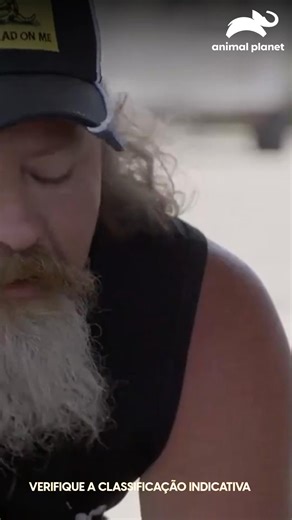O caçador Dusty Crum ficou prestes a ser asfixiado em um confronto contra uma enorme serpente píton no meio de um pântano! #CaçadoresDePítons 🐍🐊 Aproveite o conteúdo Discovery em streaming com a MAX. Assine agora: https://bit.ly/MAX-AnimalPlanetBR | Animal Planet Brasil