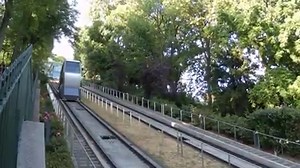 60K views · 3.1K reactions | Le funiculaire de Montmartre. Le funiculaire de Montmartre relie le bas de la Butte au Sacré Cœur de Montmartre. Le trajet, qui dure 1 minute 30 secondes, permet de gravir rapidement et en toute sécurité les fameux escaliers de la Butte. | Paris sera toujours Paris | Facebook