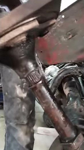 Honda fourtrax 300 fw 96 stuck wheel hub removal 3(1)