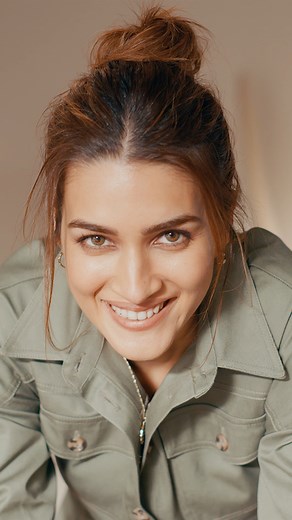 Fossil India on Instagram: "Can you guess who won? @varundvn @kritisanon sporting our New Arrivals. #happiesthours"