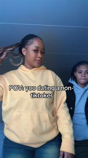 Dating a Non-Tiktoker: When They’re So Confused