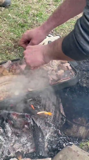 The best way to cook bratwurst #dirtbikeadventures #subscribe #nature #cookingoverfire #bratwurst