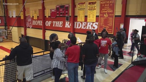 Northeast High's Class of 1985 returns for class reunion