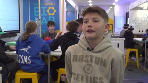 Mobile BIOLAB brings hands-on science to Maine students