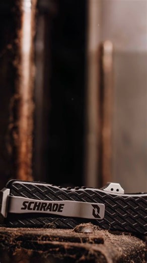 Meet the Schrade Uproar... sleek design, fast action, and everyday carry reliability you can count on. Built to perform, made to stand out. | Schrade