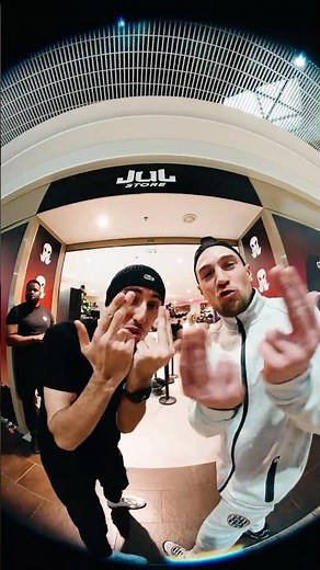 Jul store Marseille La Valentine jusqu’au 24/12 inclus 👽🫶🏻 avec du D&P exclu, le nouvel album…