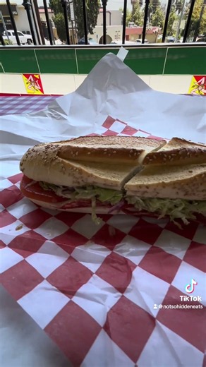 This La Mesa Italian Market Has Some Amazing Sandwiches 🇮🇹