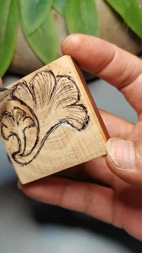 Satisfying ASMR Wood Carving | Ginkgo Leaf Sculpture with Dremel #ASMR #WoodCarving #Satisfying #Dremel #HandmadeArt #CarvingArt #GinkgoLeaf #RelaxingSounds #SatisfyingVideos #Woodworking #ArtisanCrafts #DIYCarving #SatisfyingArt | A Q Creator