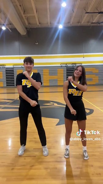 our dancing skills are 🔛🔝 #pictureday #cheer