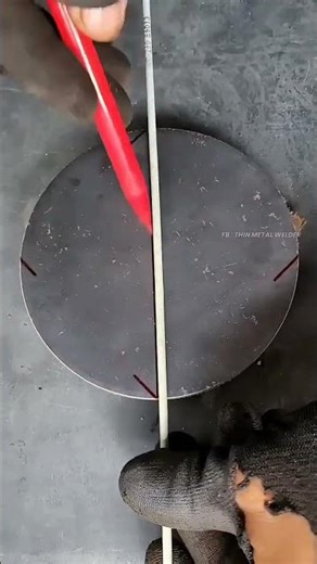 Techniques for finding the center of a round piece of iron#Right angle ruler#Marker pen#Metalworking