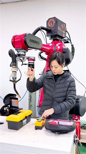 Robot #WeldingRobot #robot #robotfactory#Programming-free spraying robot#Six-axis robot