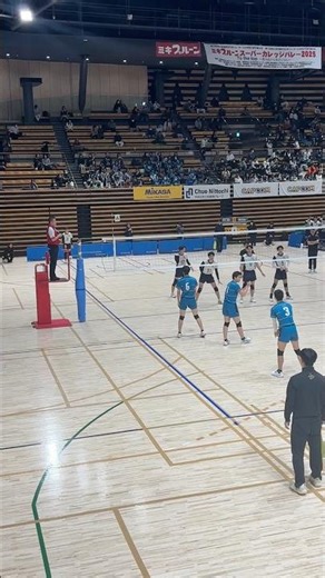 【勝利の瞬間】全カレ男子 近畿大学vs大阪産業大学の #バレーボール 関西勢対決は近畿大学の勝利! #univas #ミキプルーンスーパーカレッジバレー #全カレ2025 #ユニバス #情熱の全カレ