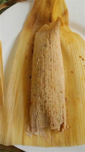 Bean Tamales (Tamales de Frijol) 🫘 are perfectly delicious, savory, and so yummy. Add salsa and enjoy! 😉 Recipe 👉🏼 https://inmamamaggieskitchen.com/northern-style-bean-tamales-tamales-de-frijol-nortenos/ | Mama Maggie's Kitchen