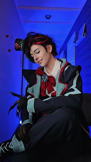 Alastor Cosplay from Hazbin Hotel: Foreshadowing Effects