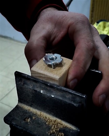 Beautiful DIY Creation Using Leftover Metal Scraps | DIY & Crafts