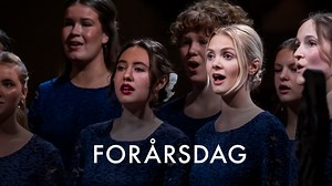 - Og nu er alting stille her i stuen og store ord er svær’ at sig’ - Vi er ret glade for Anne Linnets smukke ”Forårsdag” ❤ - og næsten alle vi møder har et særligt forhold til netop denne sang, som så smukt beskriver alle de store og dybe følelser, der er svære at sætte ord på. Det er vildt at tænke på at Anne Linnet kun var 17 år da hun skrev den. Virkelig magisk at synge den sammen med alle jer der var med ved forårskoncerterne 🫶🎶 | DR Pigekoret