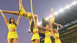 Oregon Cheerleading - Stunt & Dance on Instagram: "We’re ready to show the Bucks how we do it🤩 Get ready for an awesome weekend with our Ducks🙌🏼🏈 See you BRIGHT☀️ and EARLY🫣 tomorrow morning @collegegameday 💚💪🏽 #goducks #oregoncheer #dancers #stunt #oregonfootball #oregonducks #collegegameday #oregonvsohio #college #collegefootball"