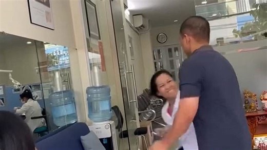 Furious dentist lashes out at patient after 'botched procedure'