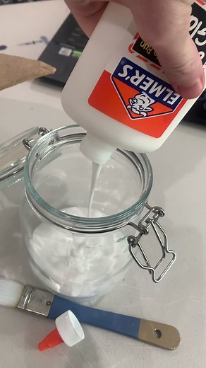 Manta ray progress! Onto the paper mache part 💪 #mantaray #papermache #cardboardseacreatures #diy