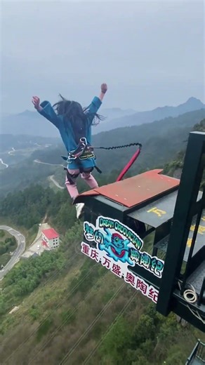 Night bungee jump in total darkness+:Asmr Bungee Jumping