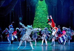 25K views · 1.1K reactions | Shevelle Dynott tells us how he plays...