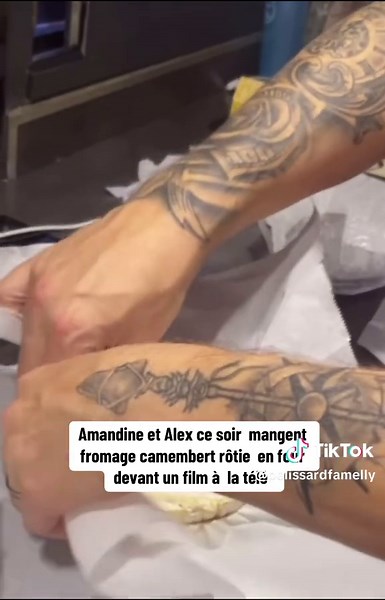 Amandine et Alex savourent du camembert rôti