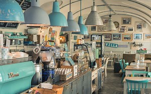 【学习工作bgm】周日咖啡厅人声JAZZ/明亮缤纷的场景/愉悦舒心适合白天1h Sunday Cafe ♫ Jazz Music （自用）