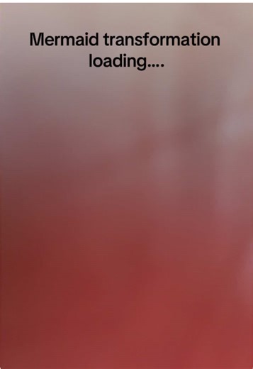 🧜‍♀️ The transformation into Mermaid Elise starts long before the tail goes on! First comes the shimmering makeup, soft waves to make the perfect mermaid hair, and those pops of ocean-inspired color. Then it’s shells, sparkles, and scales—each step adding a little more magic. 💙🐚 By the time I slip into my tail, I’m fully in mermaid mode and ready to bring wonder to every kiddo and family I meet. Festivals and events become pure enchantment when the smiles start and the stories begin. Can’t wa