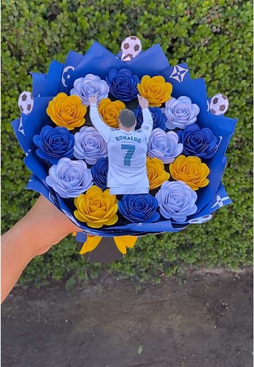 Unique Cristiano Ronaldo Paper Flowers Bouquet Ideas