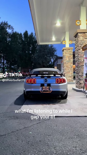 Top Songs to Enjoy While Racing With Friends