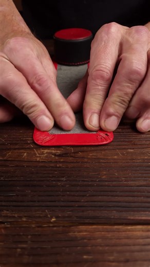 Green & red leather set: handcrafted matching gear with contrast character #leathercraft #handmade