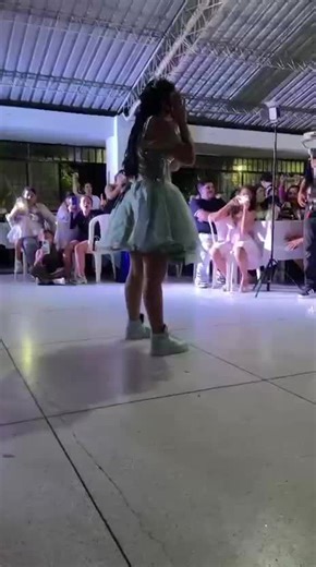 Videos de Edison Cordero (@edison.cordero16) con “La Bomba - Azul Azul”