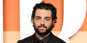 Noah Centineo Shows Off Impressive Shirtless Physique in New Selfie