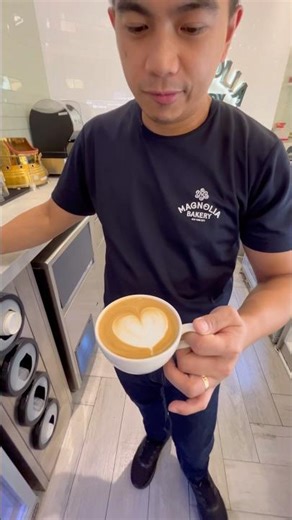 HOW I POUR SIMPLE BASIC HEART LATTE #heart #coffee #ytshorts