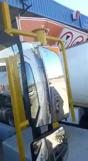 It's 2 things, either the driver got recently promoted to a truck from a car or it's fatigue. What do you think? | SA Trucker