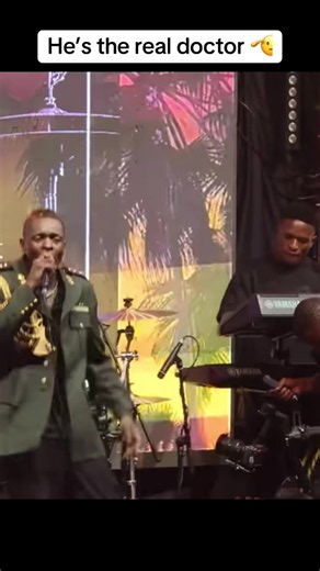 Jose Chameleone live with Leone Island band