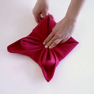 Save this pretty idea for your next party (via Jenny W Chan - OrigamiTree.com) | Good Housekeeping