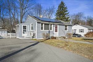 206 Florence St, Leominster, MA 01453 - MLS 73204793 - Coldwell Banker