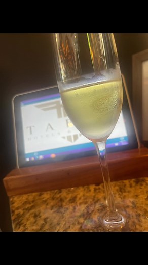 From consierge at the airport until we left … it was exactly what I needed ❤️ food and service was amazing! And i met some new peeps we got to have dinner with 🤗#fyp #vacationmode #mexico #luxuarylife