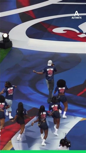 Fally Ipupa a enflammé le Parc des Princes ce soir pendant la célébration du back-to-back du PSG
